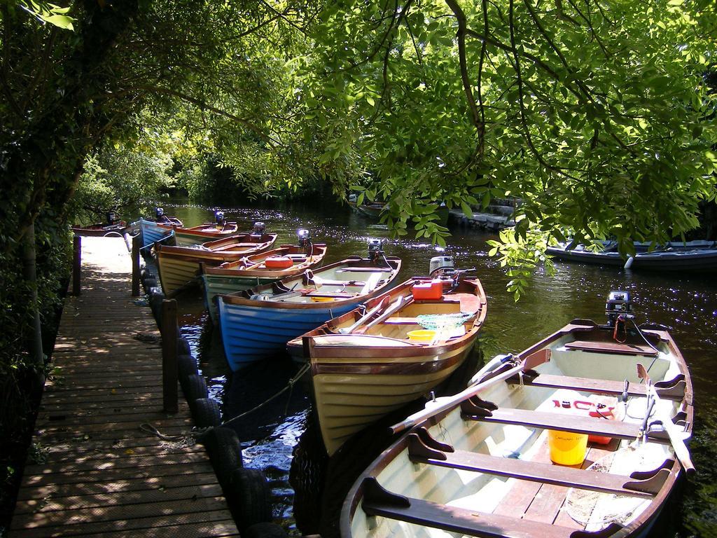 Camillaun Lodge With Lough Corrib Boat Hire Утерард Экстерьер фото